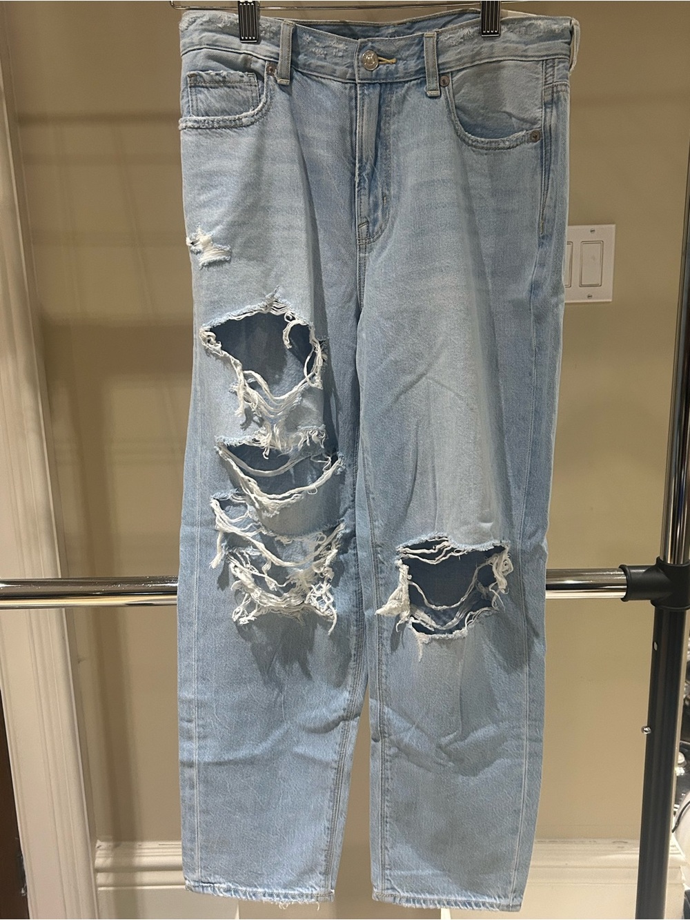 Light Wash Distressed Ripped Jeans